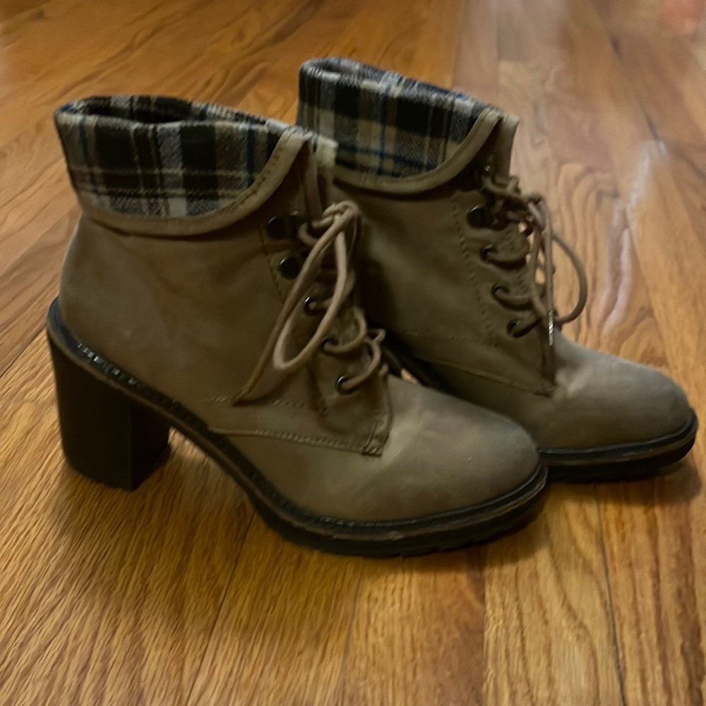 Brown Short Boots with Plaid